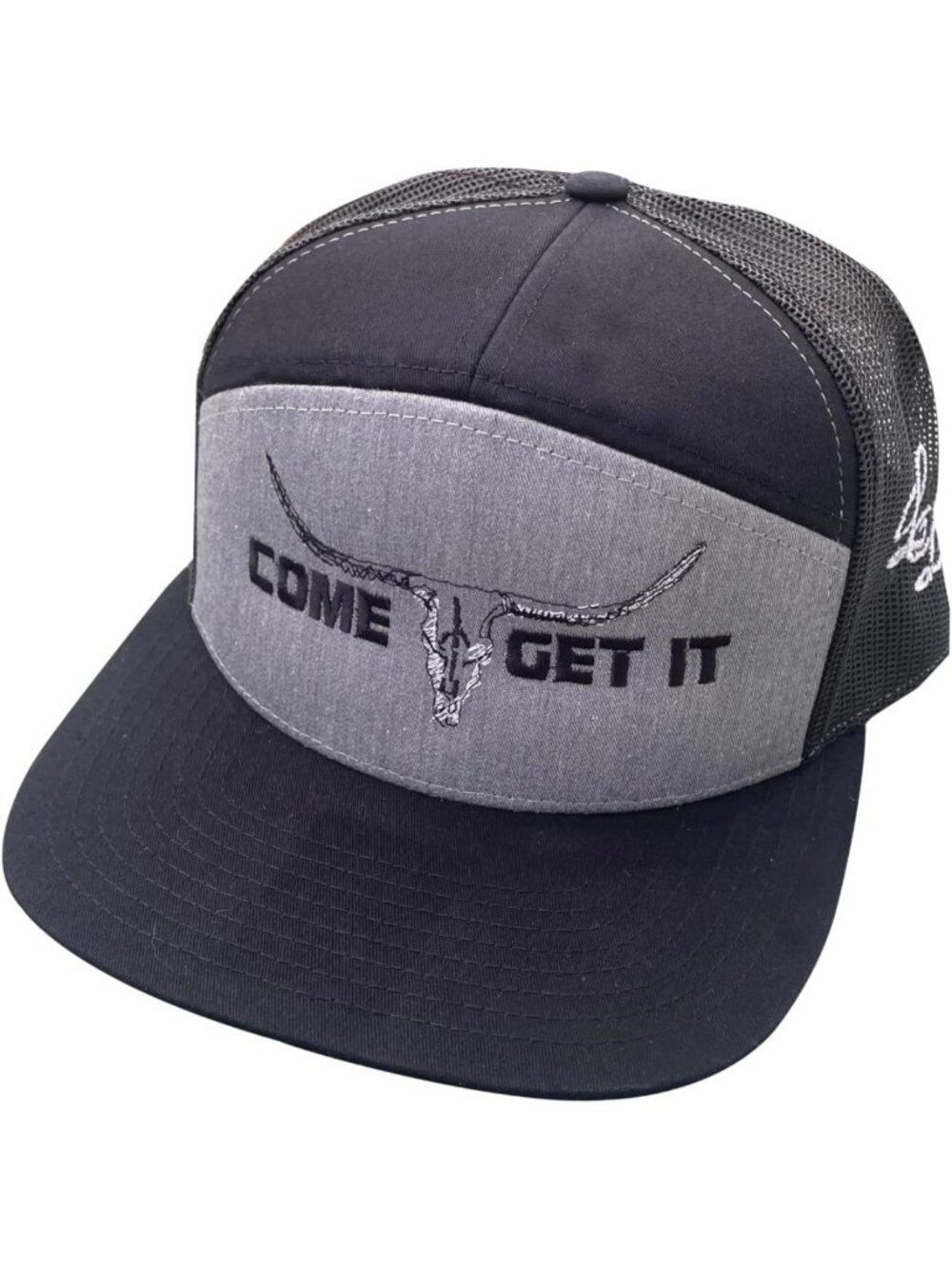 Stylish Leather & Lights 7-Panel Flat Bill Cowboy Hat with Bull Skull Design